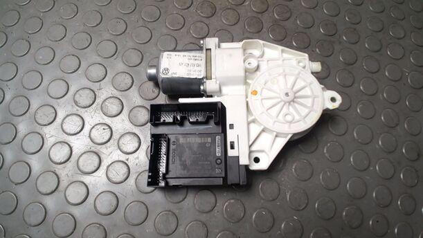 Foto: FENSTERHEBERMOTOR VORN LINKS eines VW Golf Variant 1.4 TSI