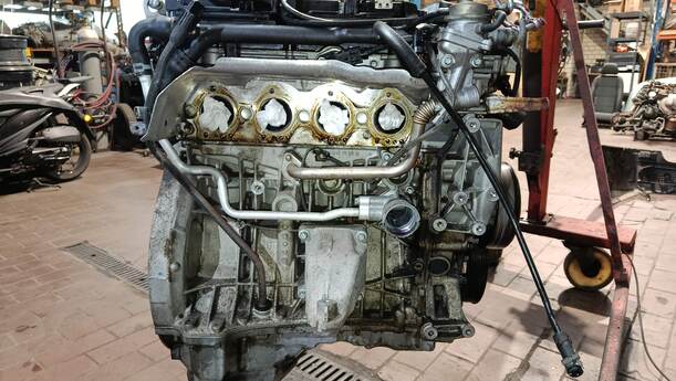 Foto: MOTOR ( 271946 ) eines Mercedes-Benz C 180 T Kompressor XL