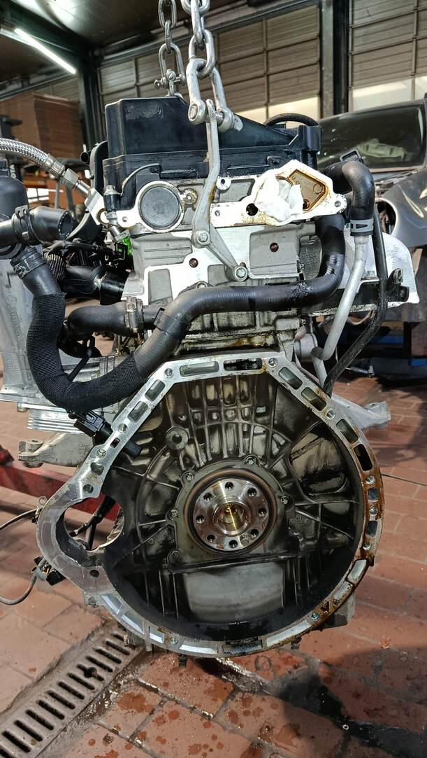 Foto: MOTOR ( 271946 ) eines Mercedes-Benz C 180 T Kompressor XL