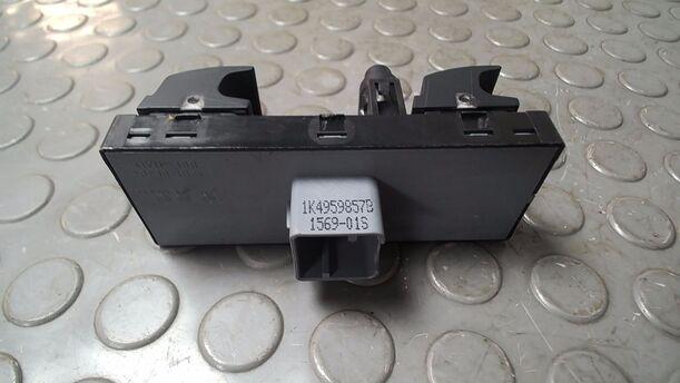 Foto: FENSTERHEBERSCHALTER eines VW Golf Variant 1.4 TSI XL