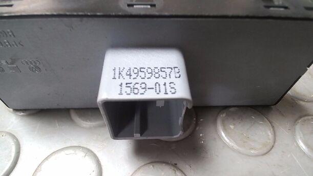 Foto: FENSTERHEBERSCHALTER eines VW Golf Variant 1.4 TSI XL