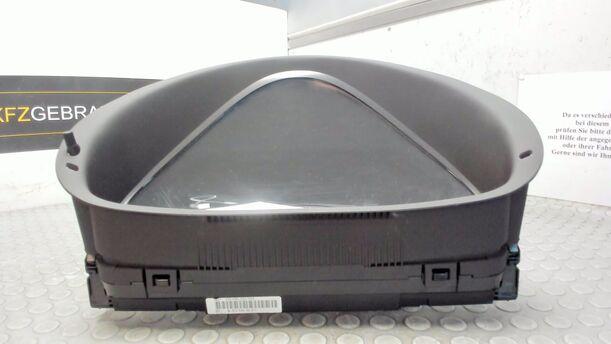 Foto: KOMBIINSTRUMENT / TACHOEINHEIT eines Mercedes-Benz C 180 T Kompressor
