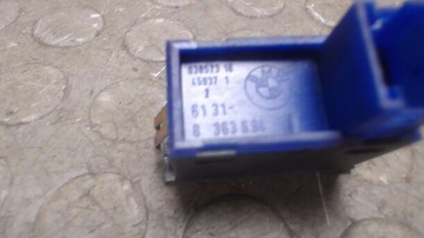 Foto: SCHALTER ASC ABSCHALTUNG eines BMW 318 Ci