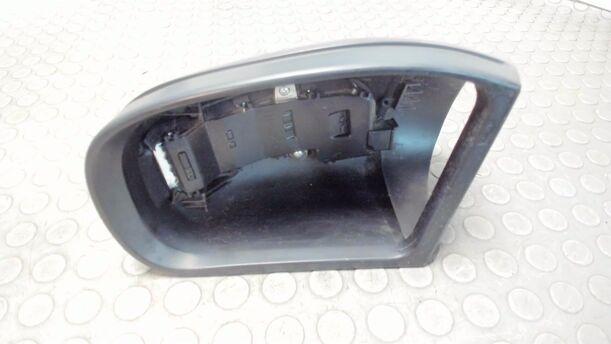 Foto: AUSSENSPIEGELKAPPE LINKS ( MIT BLINKER ) eines Mercedes-Benz C 180 T Kompressor Edition Exclusive
