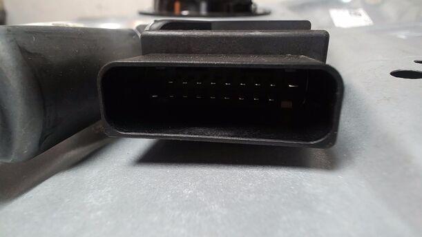 Foto: FENSTERHEBER HINTEN LINKS ( VARIANT ) eines VW Golf Variant 1.4 TSI