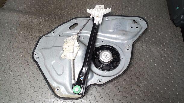 Foto: FENSTERHEBER HINTEN LINKS ( VARIANT ) eines VW Golf Variant 1.4 TSI