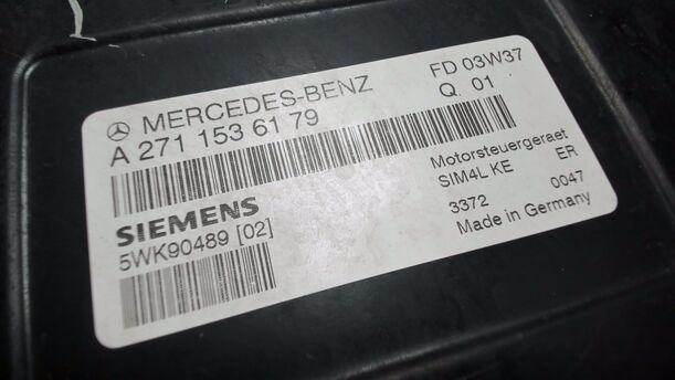 Foto: STEUERGERÄT EINSPRITZUNG / MOTORSTEUERGERÄT eines Mercedes-Benz C 180 T Kompressor