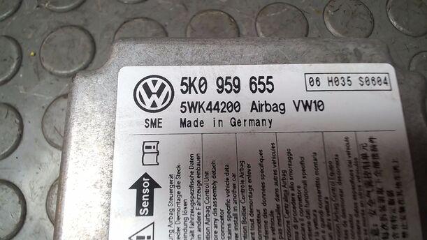 Foto: STEUERGERÄT AIRBAG/ AIRBAGSTEUERGERÄT eines VW Golf Variant 1.4 TSI