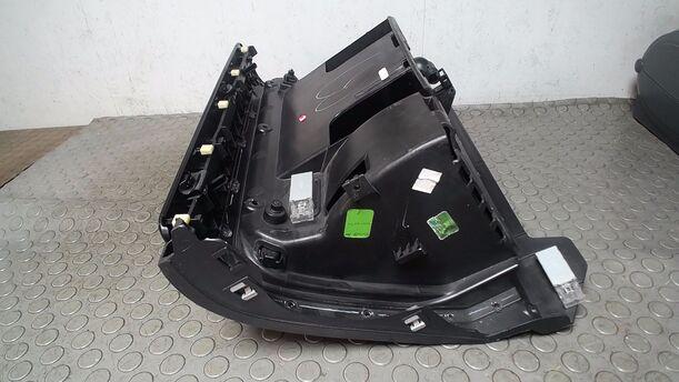 Foto: HANDSCHUHFACH eines VW Golf Variant 1.4 TSI