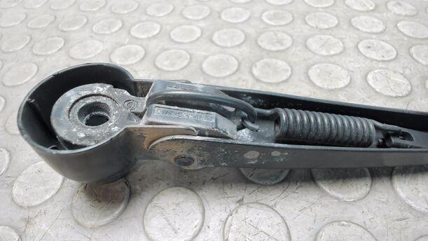 Foto: SCHEIBENWISCHERARM HINTEN eines Mercedes-Benz C 180 T Kompressor