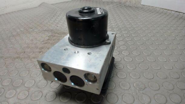 Foto: HAUPTBREMSAGGREGAT ABS / ESP eines Mercedes-Benz C 180 T Kompressor