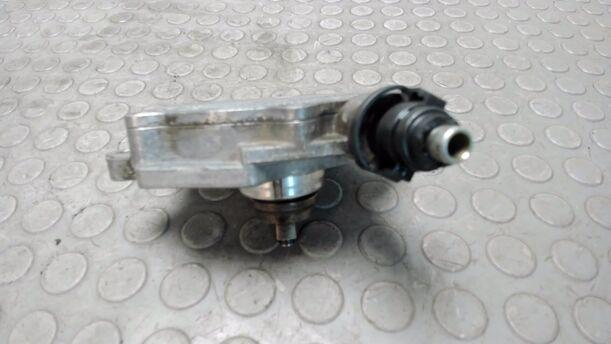 Foto: VAKUUMPUMPE / UNTERDRUCKPUMPE eines Mercedes-Benz C 180 T Kompressor