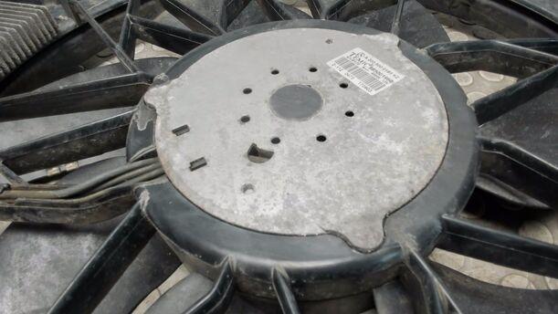 Foto: ELEKTROLÜFTER / GEBLÄSE eines Mercedes-Benz C 180 T Kompressor