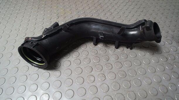 Foto: DRUCKROHR/ ROHR TURBOLADER EINLASS eines VW Golf Variant 1.4 TSI GL