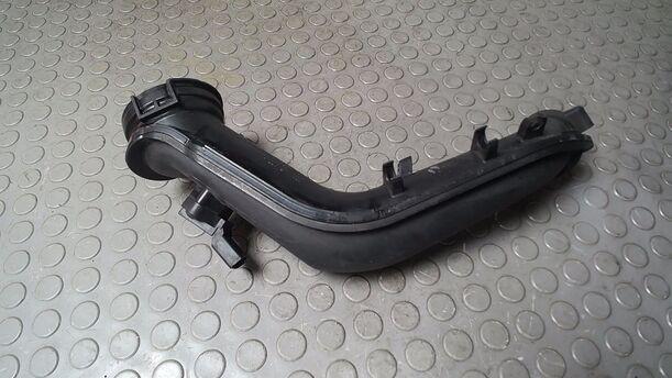 Foto: DRUCKROHR/ ROHR TURBOLADER EINLASS eines VW Golf Variant 1.4 TSI GL