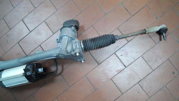 Foto: LENKGETRIEBE ELEKTRISCH eines VW Golf Variant 1.4 TSI GL