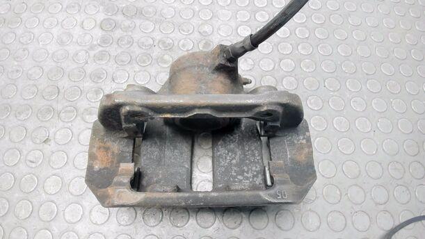 Foto: BREMSSATTEL VORNE LINKS eines Mercedes-Benz C 180 T Kompressor GL