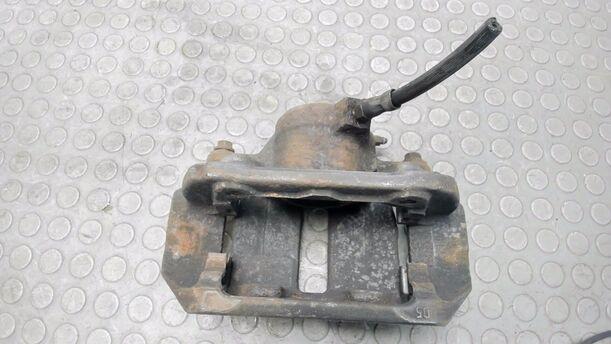 Foto: BREMSSATTEL VORNE LINKS eines Mercedes-Benz C 180 T Kompressor GL