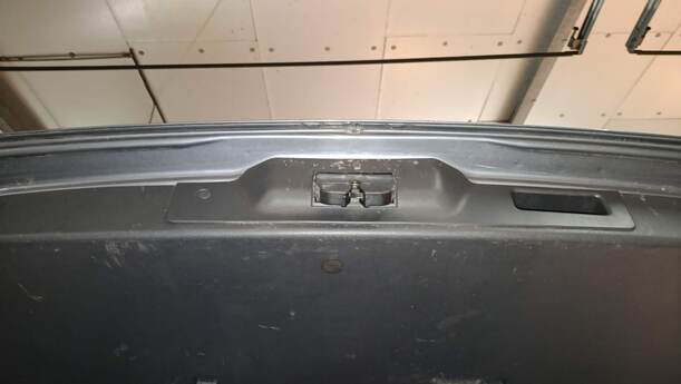 Foto: HECKKLAPPE / HECKDECKEL eines Opel Astra 1.6 Caravan