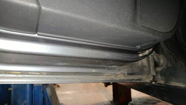 Foto: TÜR HINTEN LINKS eines Opel Astra 1.6 Caravan