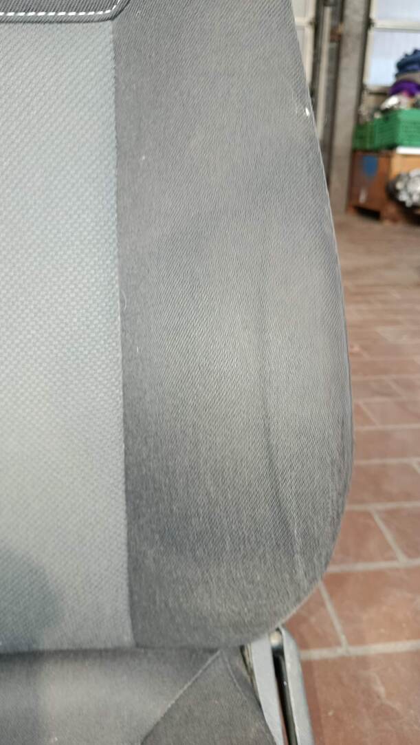 Foto: SITZ VORNE LINKS / FAHRERSITZ eines Opel Astra 1.6 Caravan