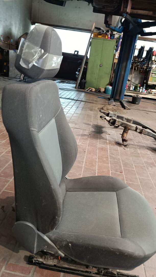 Foto: SITZ VORNE LINKS / FAHRERSITZ eines Opel Astra 1.6 Caravan