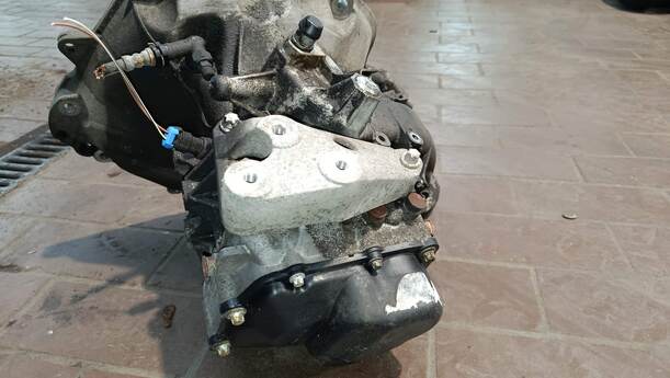 Foto: SCHALTGETRIEBE 5 GANG ( F17 / 3,94 ) eines Opel Astra 1.6 Caravan