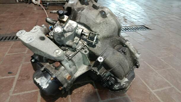Foto: SCHALTGETRIEBE 5 GANG ( F17 / 3,94 ) eines Opel Astra 1.6 Caravan