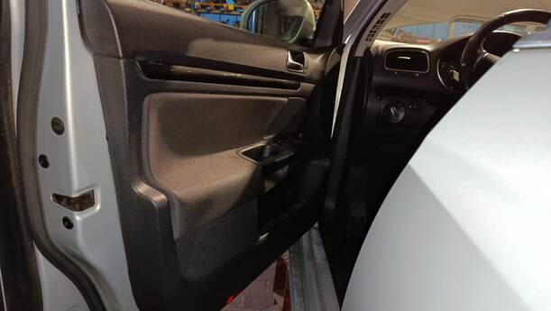 Foto: TÜR VORN LINKS ( VARIANT ) eines VW Golf Variant 1.4 TSI