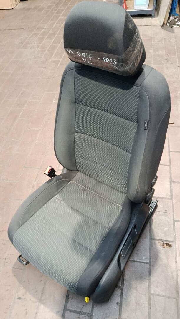 Foto: FAHRERSITZ/ SITZ VORN LINKS eines VW Golf Variant 1.4 TSI
