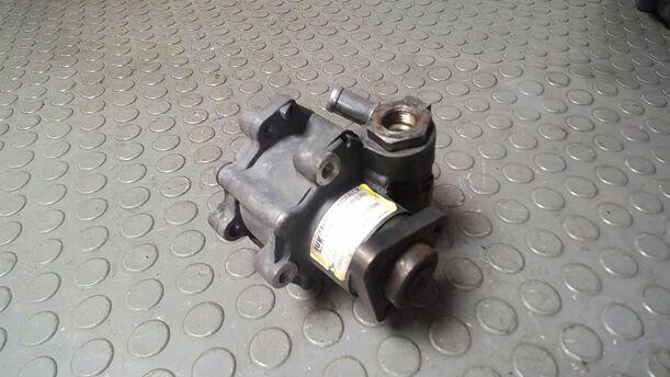 Foto: PUMPE SERVOLENKUNG/ SERVOPUMPE eines BMW 523i touring