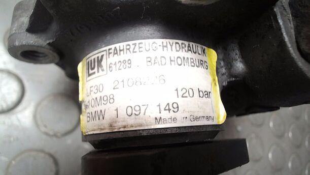 Foto: PUMPE SERVOLENKUNG/ SERVOPUMPE eines BMW 523i touring
