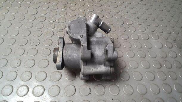 Foto: PUMPE SERVOLENKUNG/ SERVOPUMPE eines BMW 523i touring