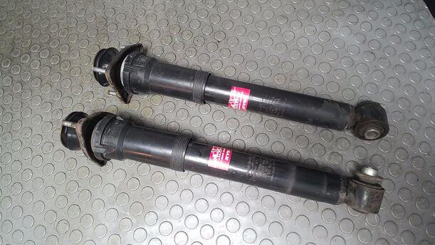 Foto: STOSSDÄMPFERPAAR HINTEN ( TOURING ) eines BMW 523i touring