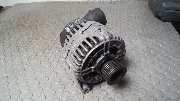 Foto: LICHTMASCHINE ( BOSCH / 120A ) eines BMW 523i touring