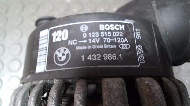 Foto: LICHTMASCHINE ( BOSCH / 120A ) eines BMW 523i touring