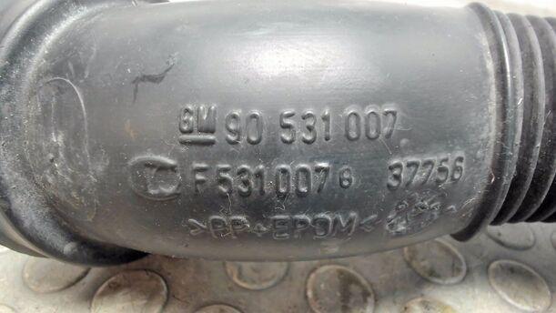 Foto: LUFTANSAUGSTÜCK eines Opel Astra 1.6 Caravan