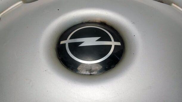 Foto: EINZELNE RADKAPPE / RADDECKEL 16 ZOLL eines Opel Astra 1.6 Caravan
