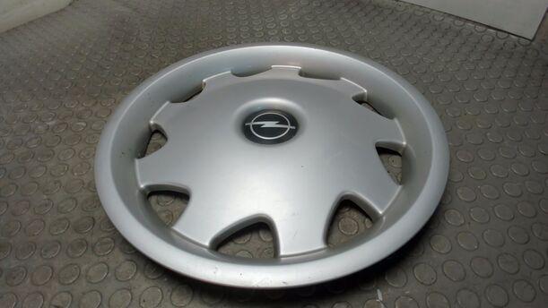 Foto: EINZELNE RADKAPPE / RADDECKEL 16 ZOLL eines Opel Astra 1.6 Caravan