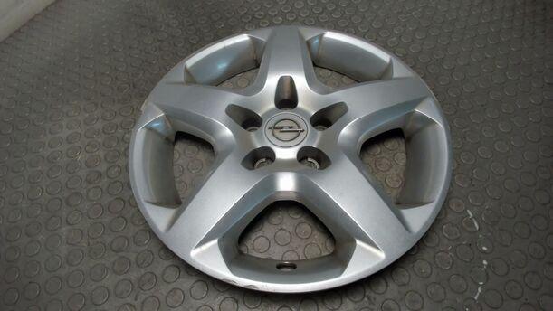 Foto: EINZELNE RADKAPPE / RADDECKEL 16 ZOLL eines Opel Astra 1.6 Caravan