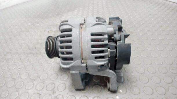 Foto: LICHTMASCHINE / GENERATOR ( 100 A ) eines Opel Astra 1.6 Caravan