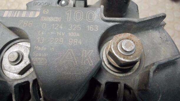 Foto: LICHTMASCHINE / GENERATOR ( 100 A ) eines Opel Astra 1.6 Caravan