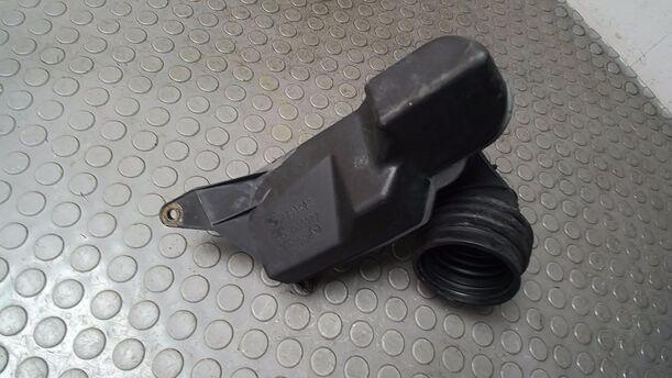 Foto: RESONATOR LUFTFILTER eines BMW 523i touring