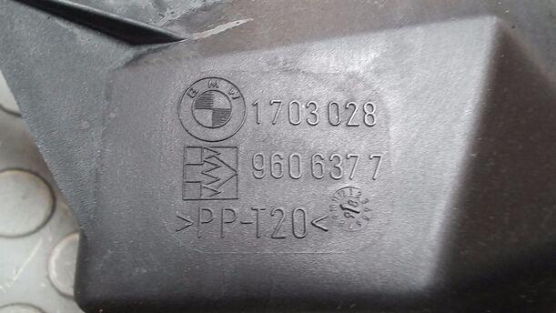 Foto: RESONATOR LUFTFILTER eines BMW 523i touring