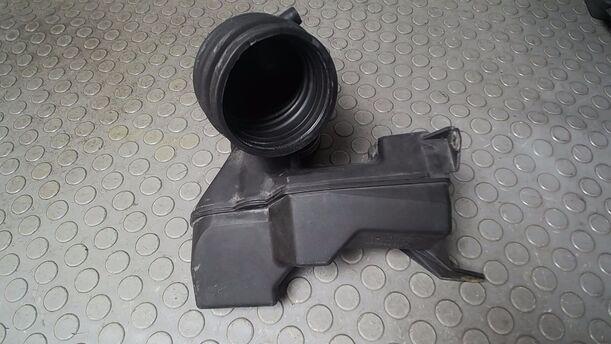 Foto: RESONATOR LUFTFILTER eines BMW 523i touring