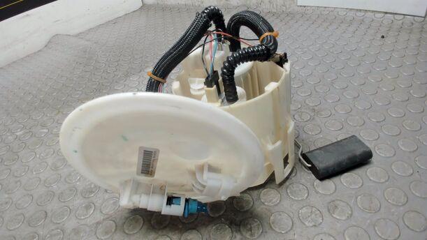Foto: KRAFTSTOFFPUMPE eines Opel Astra 1.6 Caravan