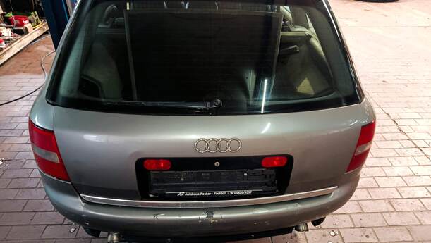 Foto: HECKKLAPPE/ HECKDECKEL ( AVANT / FACELIFT ) eines Audi A6 Avant 2.5 TDI quattro