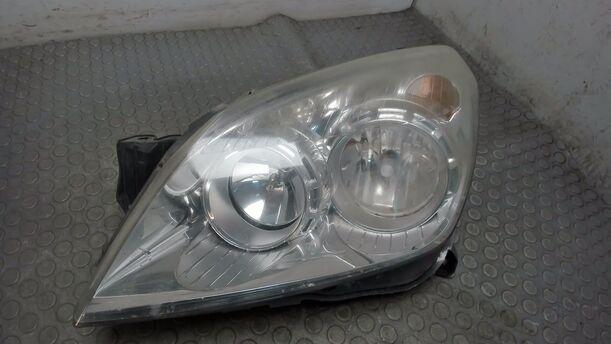 Foto: SCHEINWERFER LINKS eines Opel Astra 1.6 Caravan