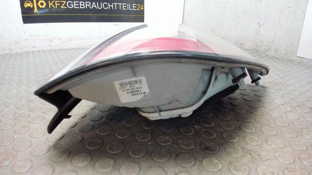 Foto: HECKLEUCHTE / RÜCKLICHT RECHTS eines Opel Astra 1.6 Caravan