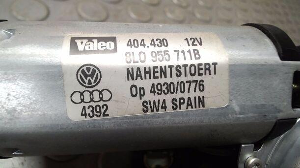 Foto: SCHEIBENWISCHERMOTOR HINTEN ( AVANT ) eines Audi A6 Avant 2.5 TDI quattro